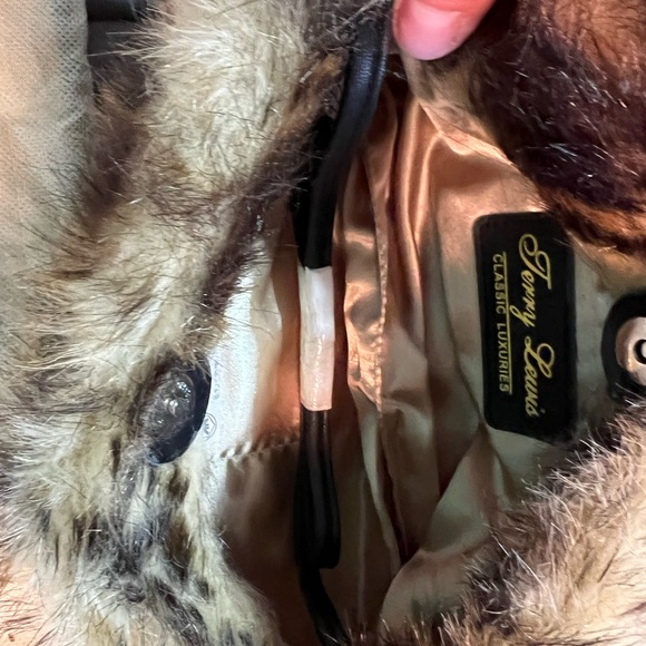 Leopard Faux Fur Clutch with shoulder strap - Picture 4 of 5